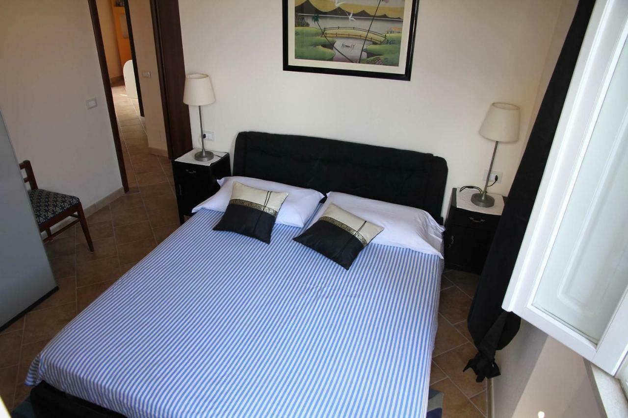Los Flamingos Bed & Breakfast La Maddalena  Bagian luar foto