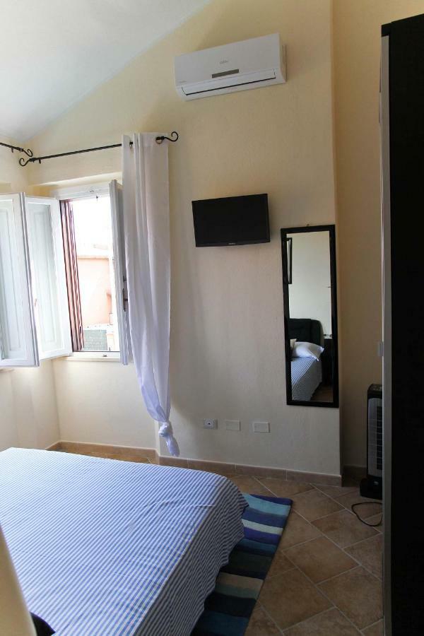 Los Flamingos Bed & Breakfast La Maddalena  Bagian luar foto