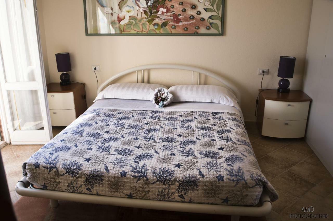 Los Flamingos Bed & Breakfast La Maddalena  Bagian luar foto