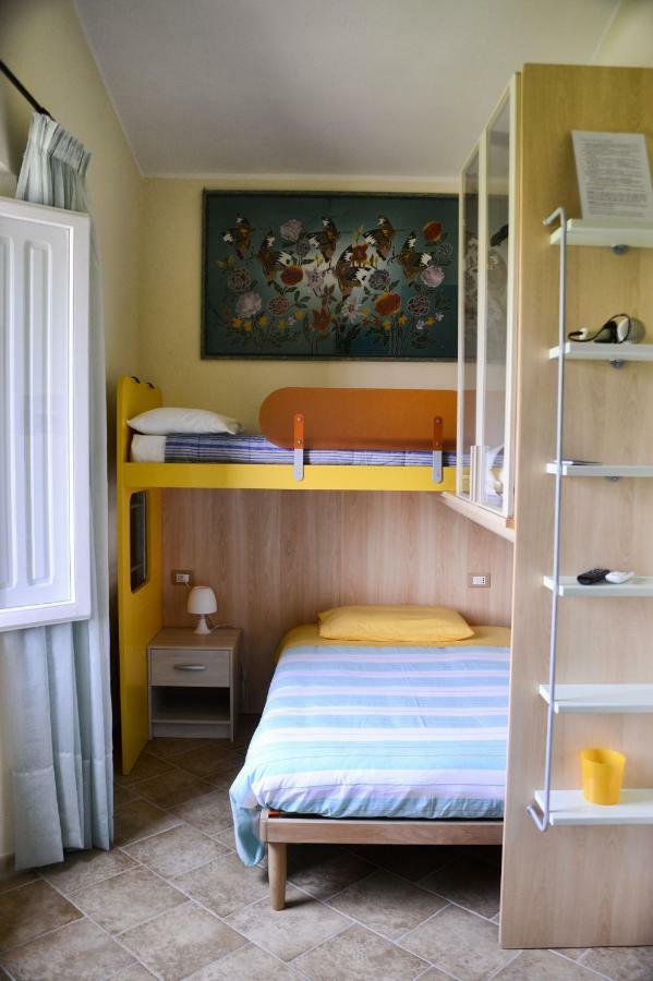 Los Flamingos Bed & Breakfast La Maddalena  Bagian luar foto